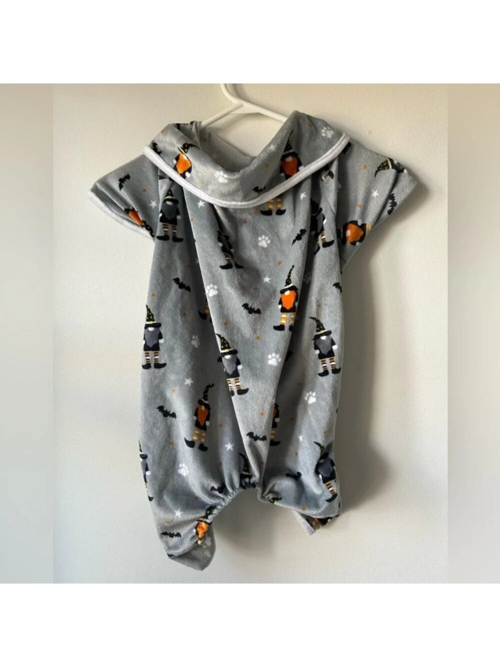 Berkshire Pet Collectionโ Halloween Outfit